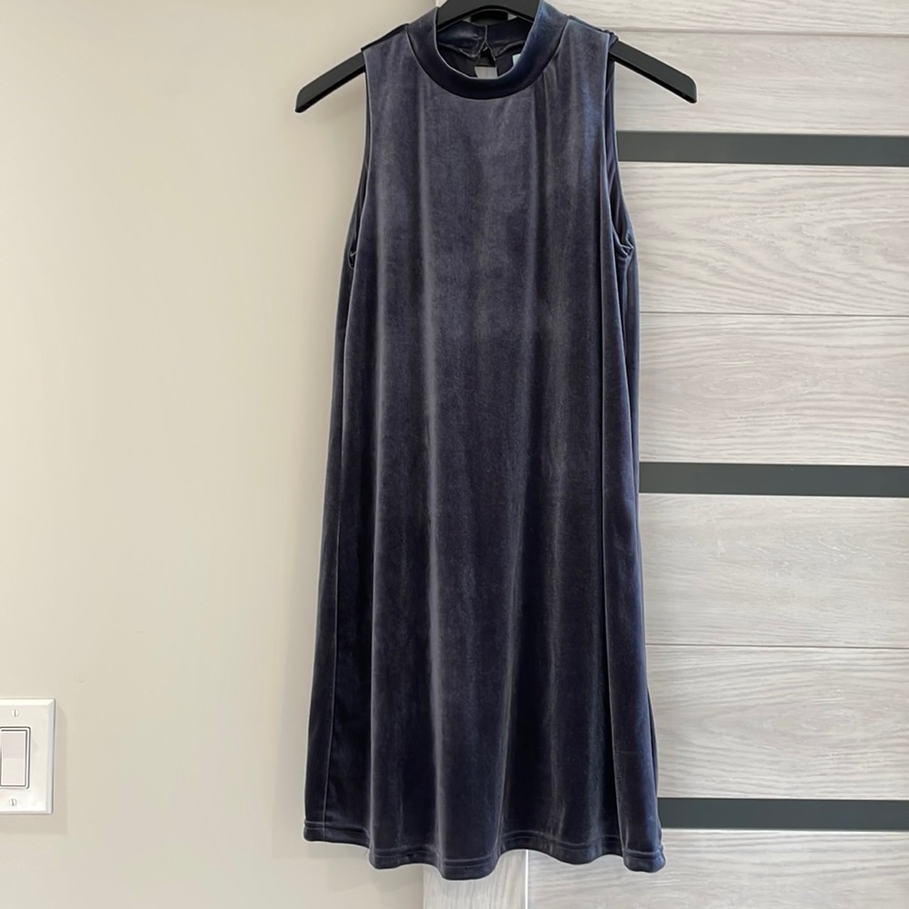 She + Sky navy velvet stretchy midi cocktail dress